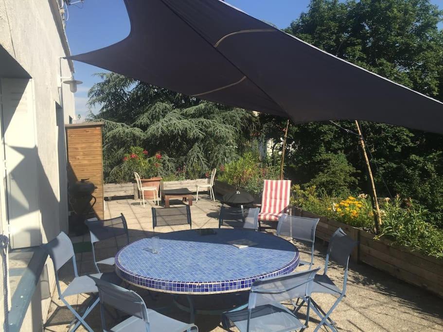 Villa Les Terrasses: Nature Retreat with Pool Near Lyon Oullins Exterior photo